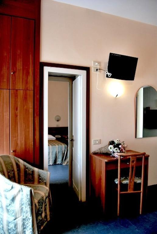 Hotel Acerboli Rimini Cameră foto